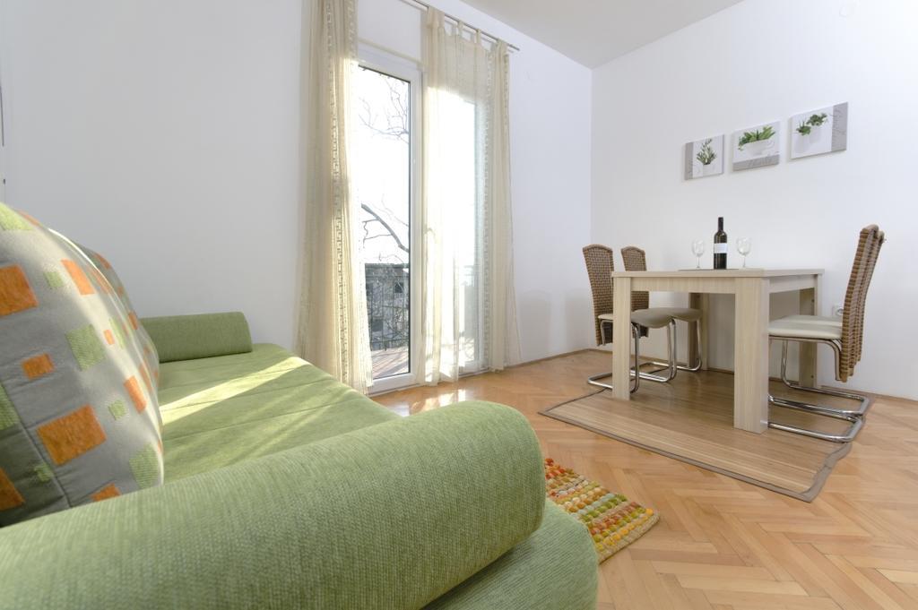 Apartma Jana *